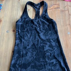 Lululemon camo tank